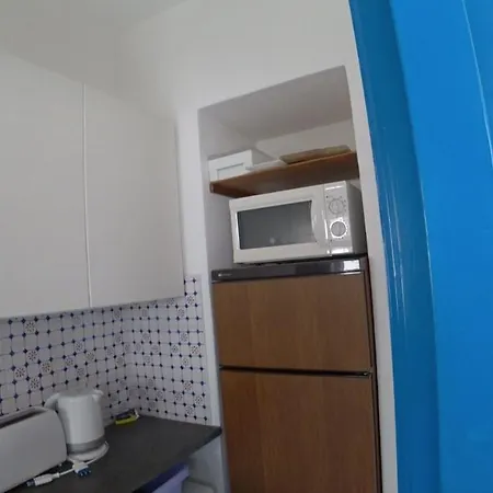Apartment By The Beach *