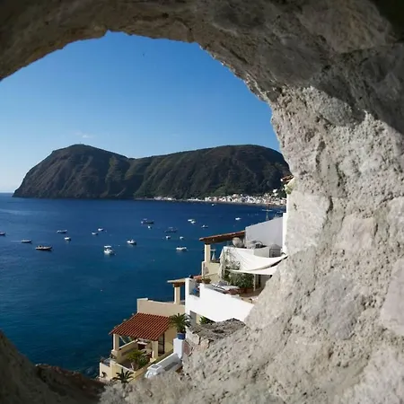 By The Beach Apartment *