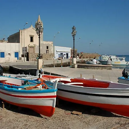 By The Beach Apartment *