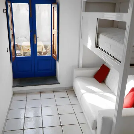 By The Beach Apartment *